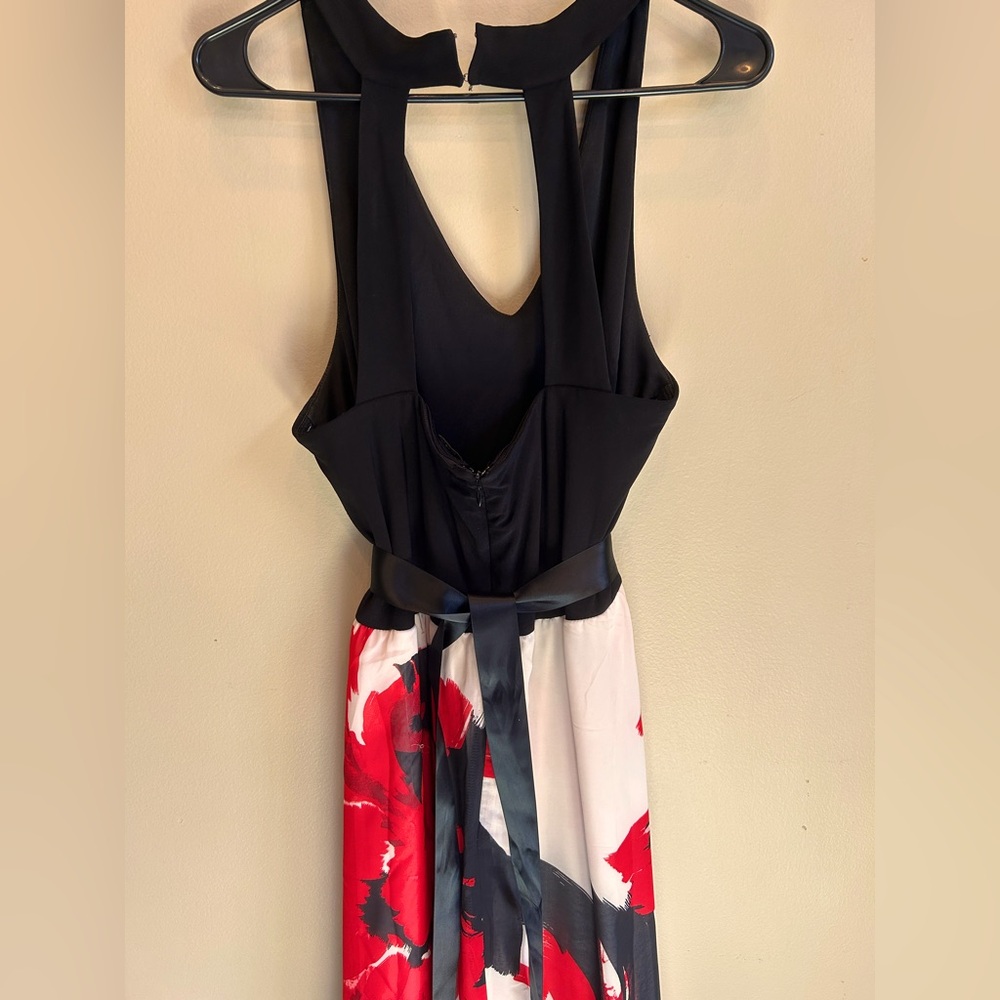 SLNY Black Bodice Red & White Floral Maxi Dress - Picture 2 of 3